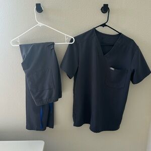 Men’s Figs Charcoal Gray XS Scrubs - top and bottom set